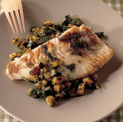 Gebakken tarbot met aardappels en groente